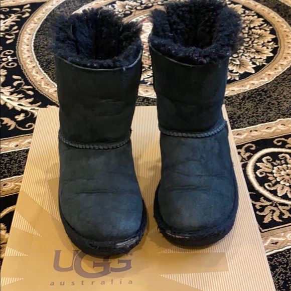 black uggs size 11